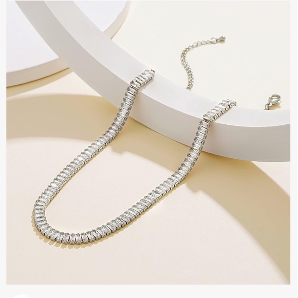 Women diamond baguette tennis necklace - Picture 3 of 7